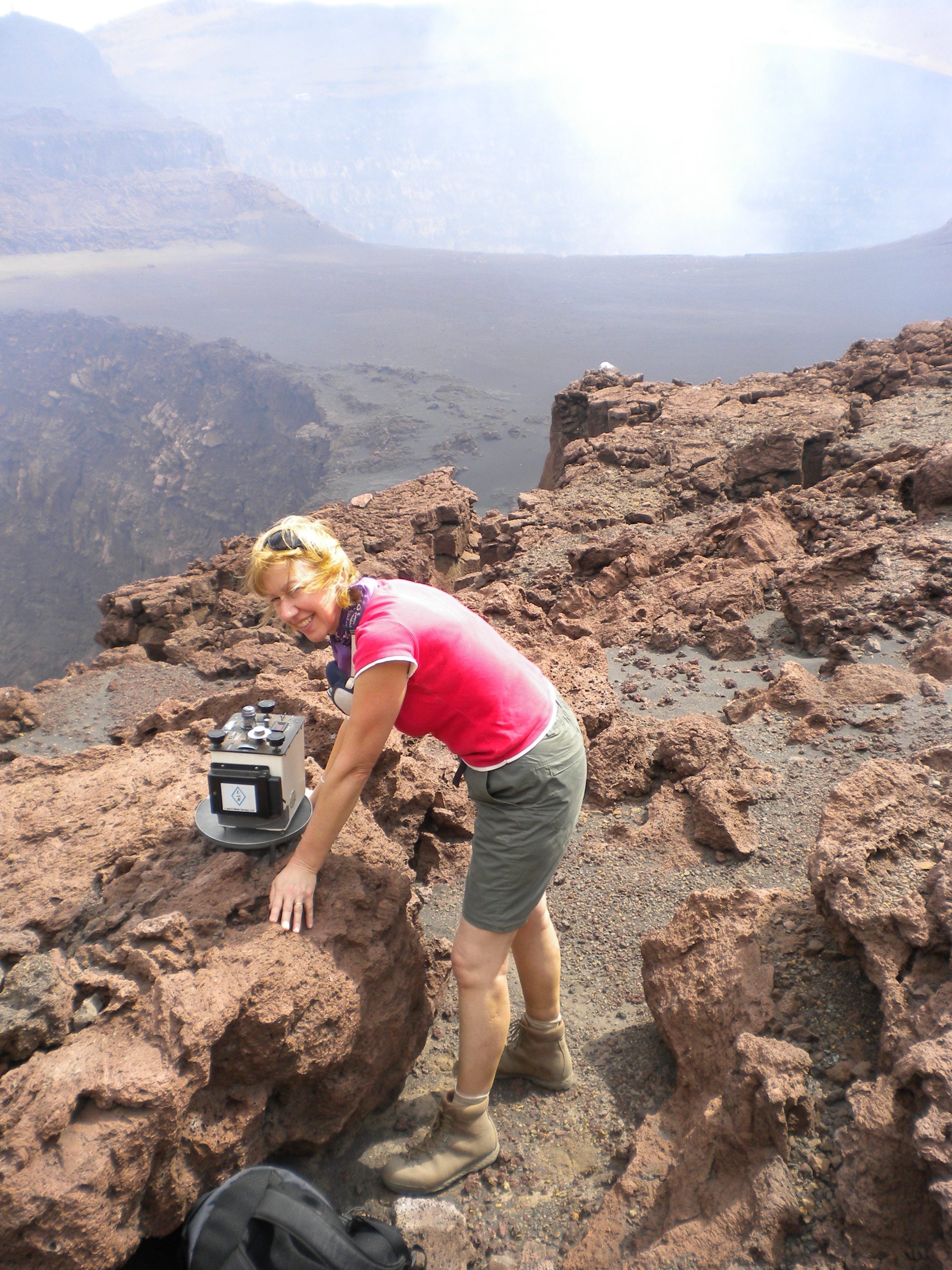 Hazel_Rymer_on_a_volcano